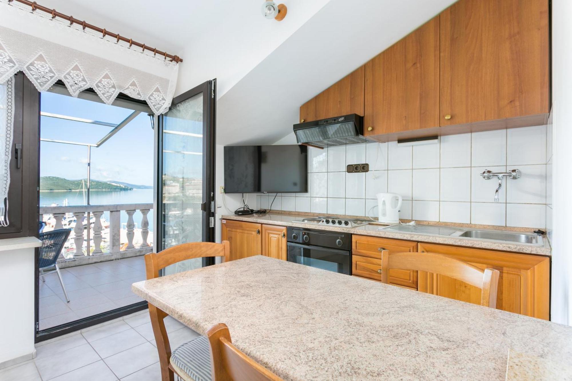 Seaside Apartments With A Swimming Pool Okrug Gornji, Ciovo - 11374 Trogir Luaran gambar
