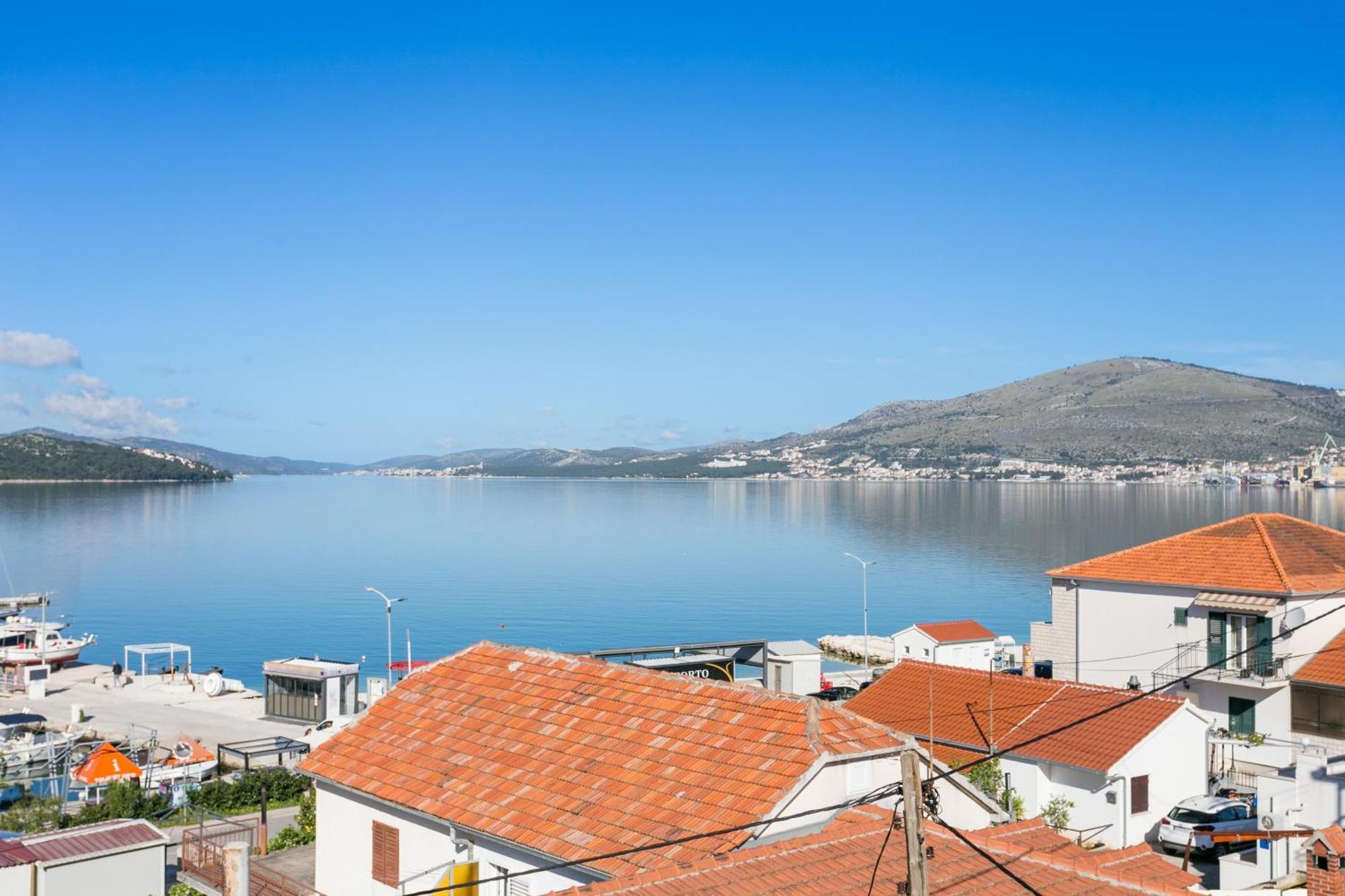 Seaside Apartments With A Swimming Pool Okrug Gornji, Ciovo - 11374 Trogir Luaran gambar