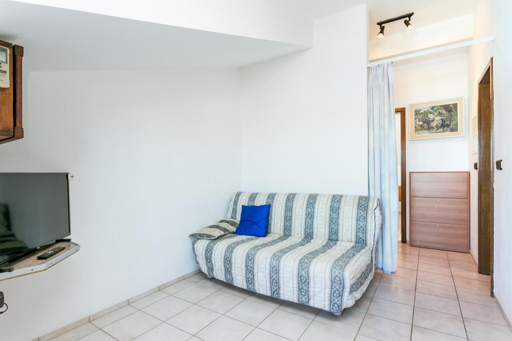 Seaside Apartments With A Swimming Pool Okrug Gornji, Ciovo - 11374 Trogir Bilik gambar