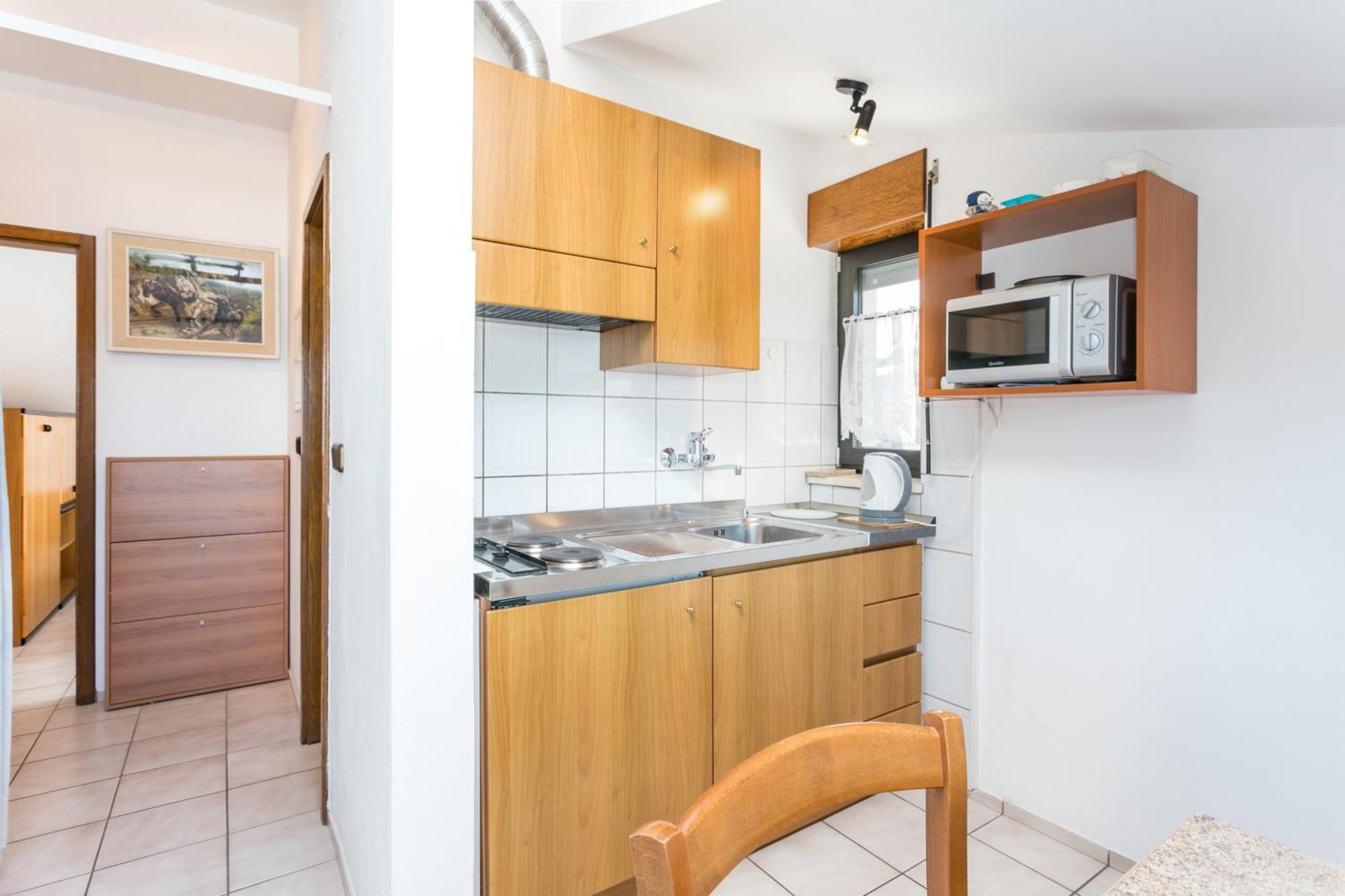 Seaside Apartments With A Swimming Pool Okrug Gornji, Ciovo - 11374 Trogir Bilik gambar